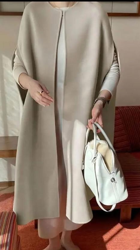 Beatrice - stone woolen cape
